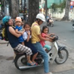 Tener más de 2 hijos complica mucho el transporte en familia. Más de tres imposible... o no